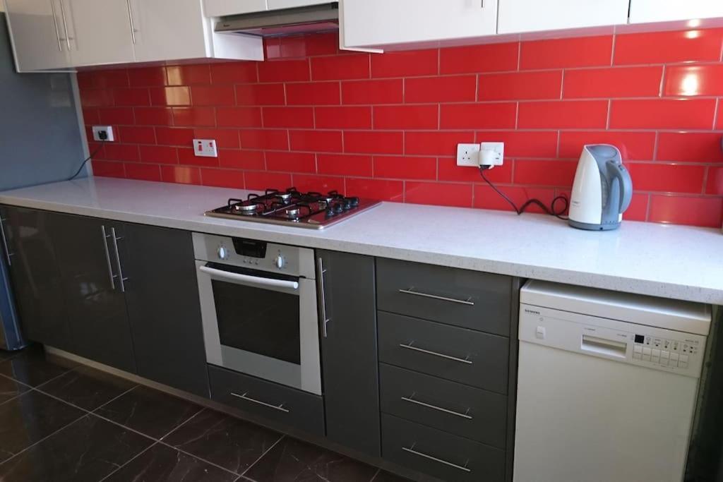 Isabella Court Townhouse Near Venus Beach And Lidl بافوس المظهر الخارجي الصورة