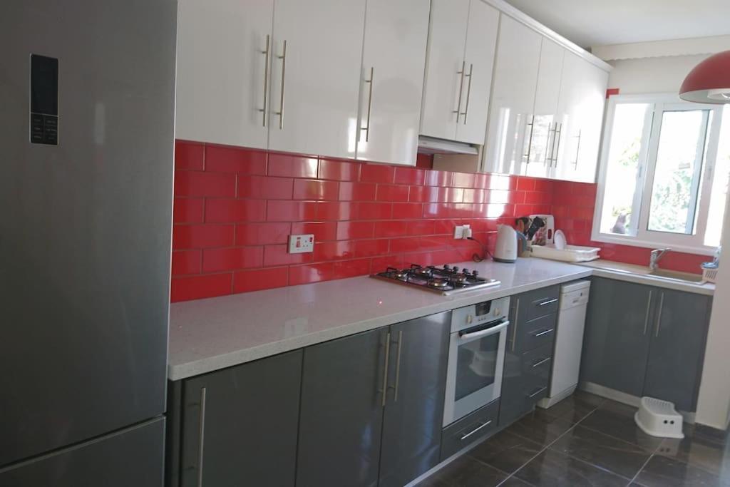 Isabella Court Townhouse Near Venus Beach And Lidl بافوس المظهر الخارجي الصورة